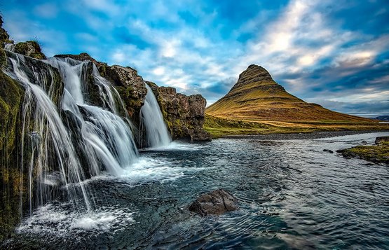 Lire L'Islande, volcans, glaciers, champs de lave & plages